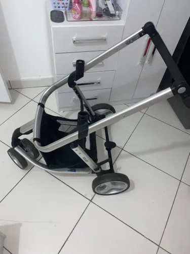 Carrinho de bebê mobi safety