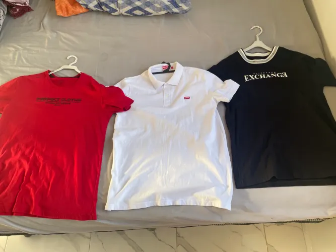 Kit 3 camisas cor: BRANA, PRETA, VERMELHA, 200R$ mais tem conversa