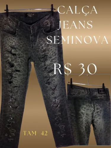 Calça jeans feminina estampa oncinha cinza