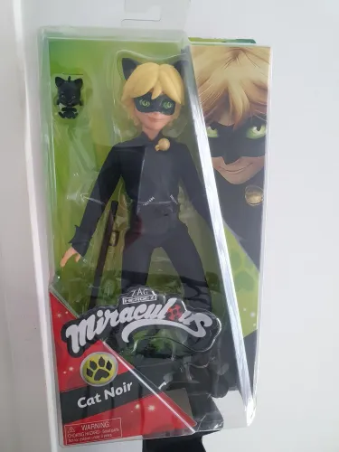 Miraculous Ladybug Cat Noir Playmates boneco lacrado