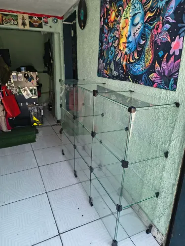 Balcão vitrine 1.20 cm por 1.00 altura