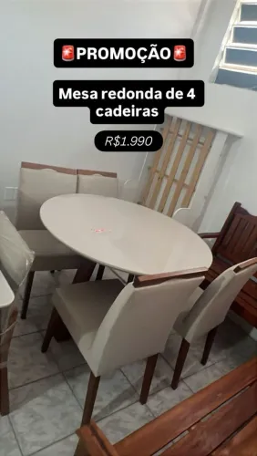 Mesa redonda com avaria