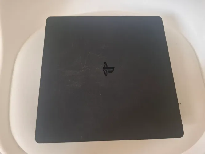 ? PS4 Slim 1TB - Leia a descrição
