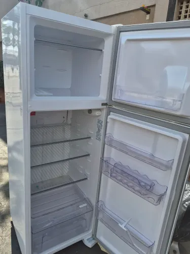 VENDO GELADEIRA URGENTE