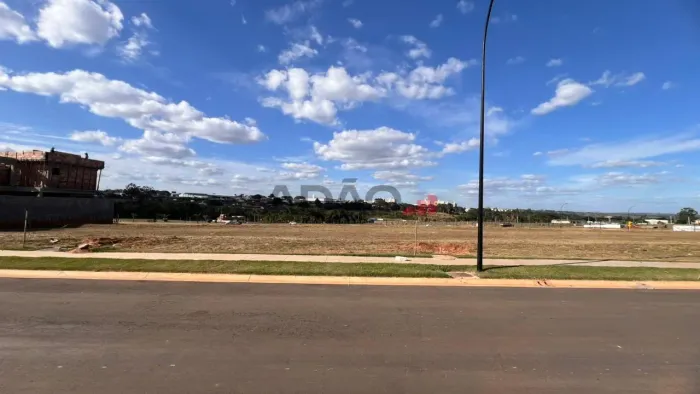 Condomínio Parque Ville Figueira, lote 372m² localização previlegiada