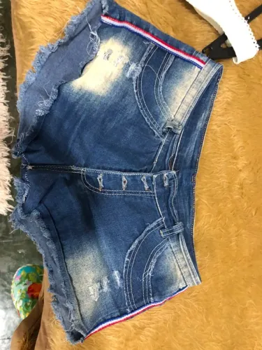Short Jeans curto lavagem azul escura