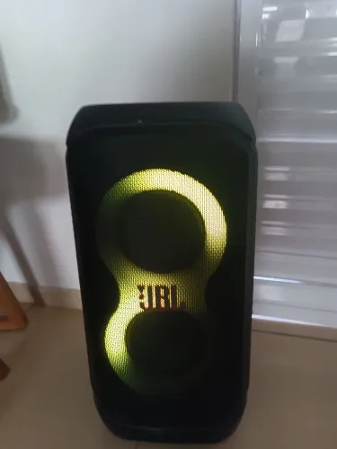 Caixa JBL 320 Preta