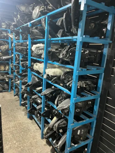 Vende-se lote farol dianteiro veículos