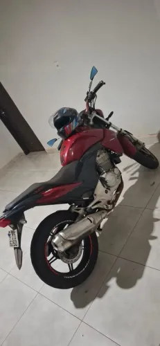 VENDE-SE CB300R SEGUNDO DONO