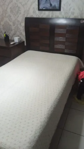 Cama solteira madeira maciça c colchão 