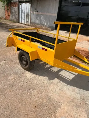 Vendo carretinha reboque pouco tempo de uso parte elétrica ok