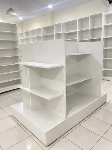 GÕNDOLA DE MDF