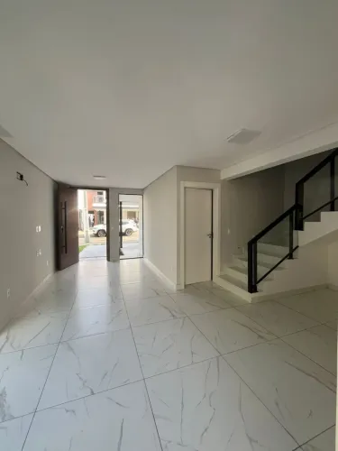 Casa dúplex na Av. Presidente Kennedy