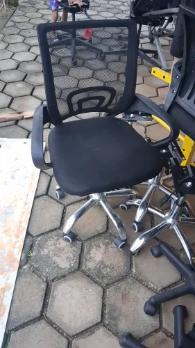 Cadeira de escritório ótimo estado 