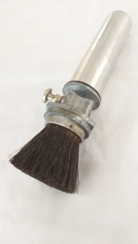 Escova com reservatório de tinta da marca Marsh (Marsh Fountain Brush).