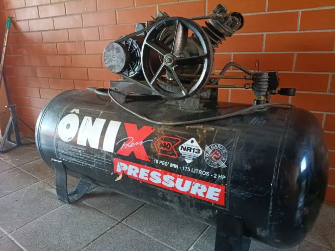 Compressor 10 pés 175 litros
