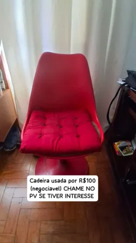 CADEIRA DE ESCRITORIO VERMELHA usada