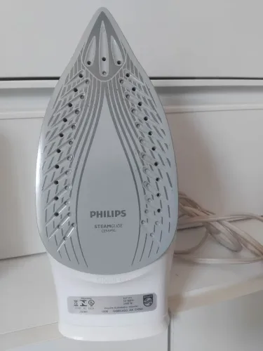 Ferro a vapor Philips Walita . Fundo cerâmica. Voltagem 110