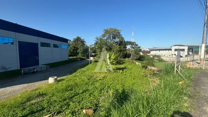 Terreno com 530m² à venda no bairro Anita Garibaldi em Joinville-SC por R$530.000,00.