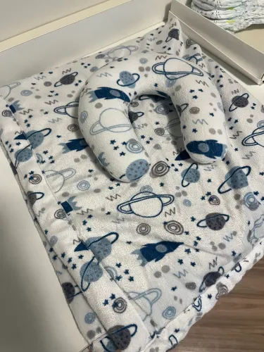 Coberta e suporte para cabeça bebê 