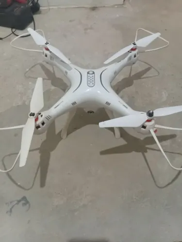 Observação : ELE ESTÁ SEM A BATERIA DO DRONE