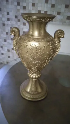 Vaso resina dourado