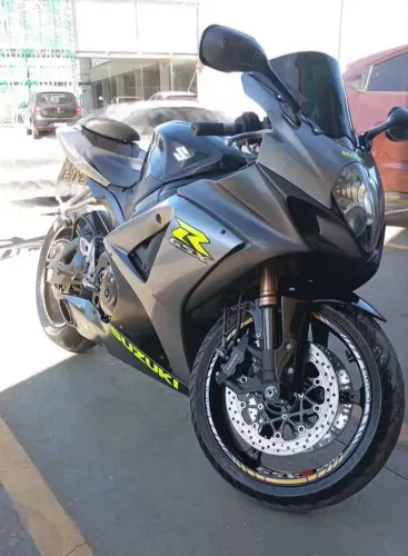 Moto Srad 1000