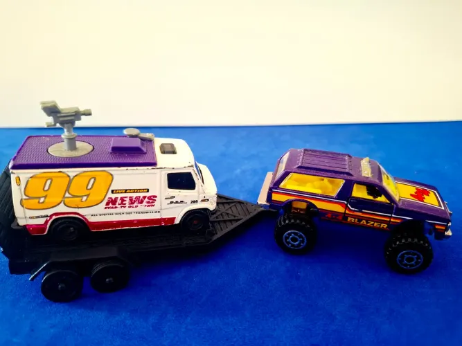 Kit Hot wheels Blazer+ Van Tv News+ carretinha !!!