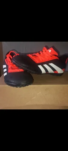 Chuteira adidas 30/31