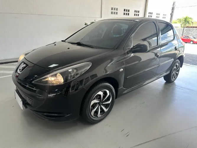 Peugeot 207 XR 1.4 Flex 8V 5P 2011
