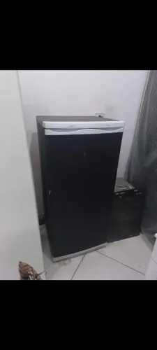 Geladeira bem conservada