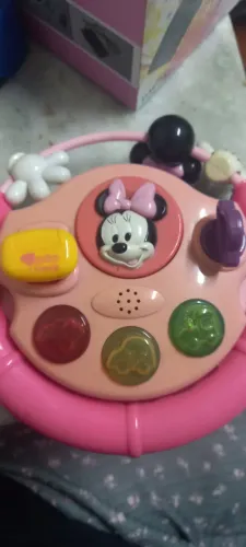 Brinquedo cachorro da Fisher Price e volante da Minie