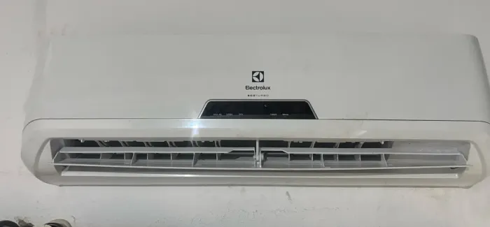 Vende-se split 12 mil btus novinho Electrolux