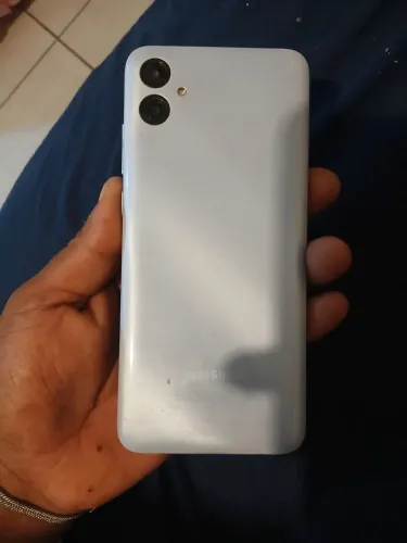 Vendo celular com a tela queimada
