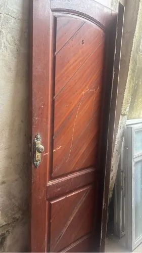 Porta de madeira maciça 80
