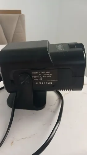 Projetor modelo HY320 mini