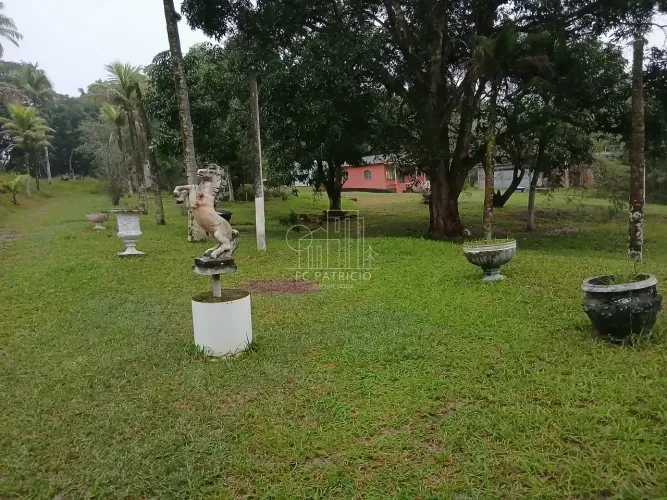 Sítio com 22.620 m², açude, pomar e duas casas em Guapimirim!