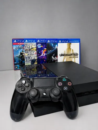 Playstation 4 500GB + Controle + 5 Jogos e Cabos, PS4 em Perfeito Estado