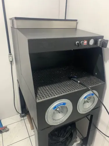 ESTAÇÃO DE LIMPEZA DE TONER E UNIDADES REVELADORAS