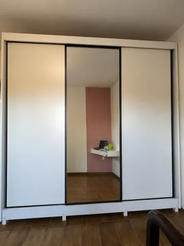 Guarda roupa casal com espelho + penteadeira