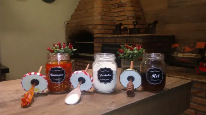 Pote vidro pimenta,farinha,mel.