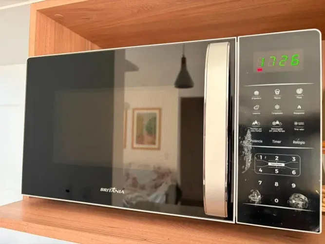 Microondas 20L Britânia