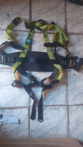 Sinto de segurança em altura 