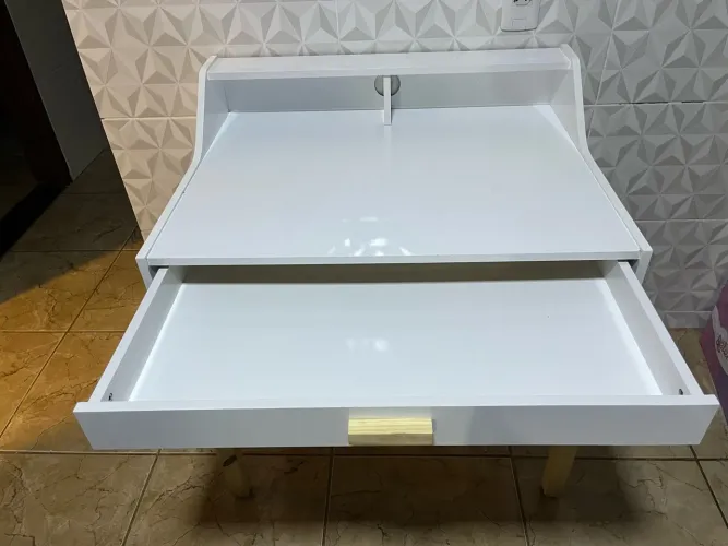 Mesa de escrivaninha