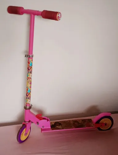 Patinete infantil da Barbie