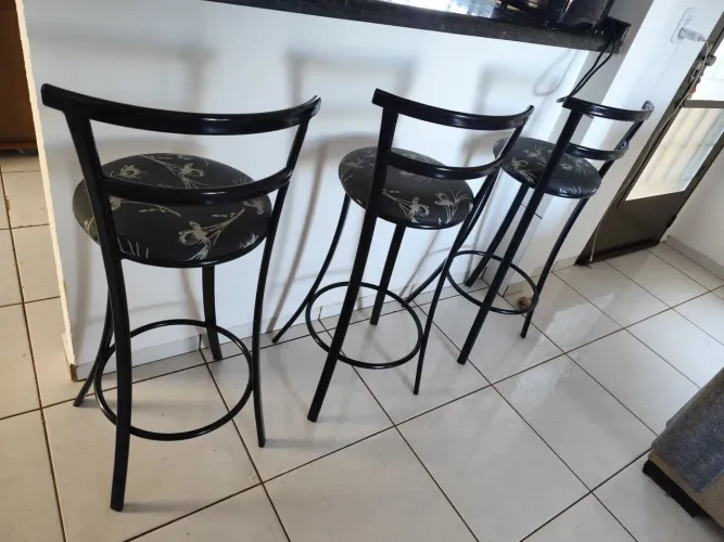 Banquetas, em ótimo estado sem avarias, 100,00 cada