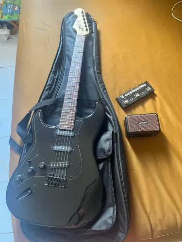 Guitarra Canhota