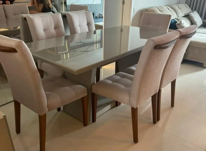 Mesa com 6 Cadeiras