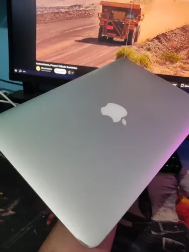 MacBook Air 11" (Mid 2013) - Intel i5, 4GB RAM, 120GB SSD - Bateria Normal