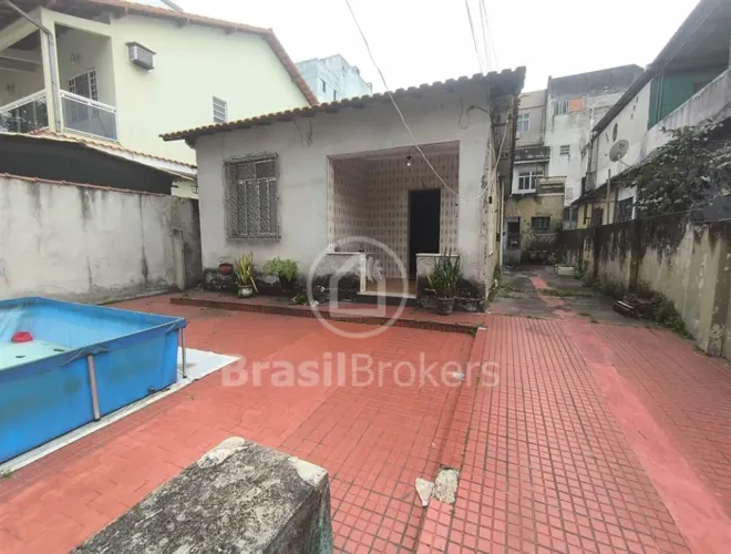 2 Casas à venda com 300,00m² e 6 quartos no total em Vila da Penha, Rio de Janeiro - RJ
